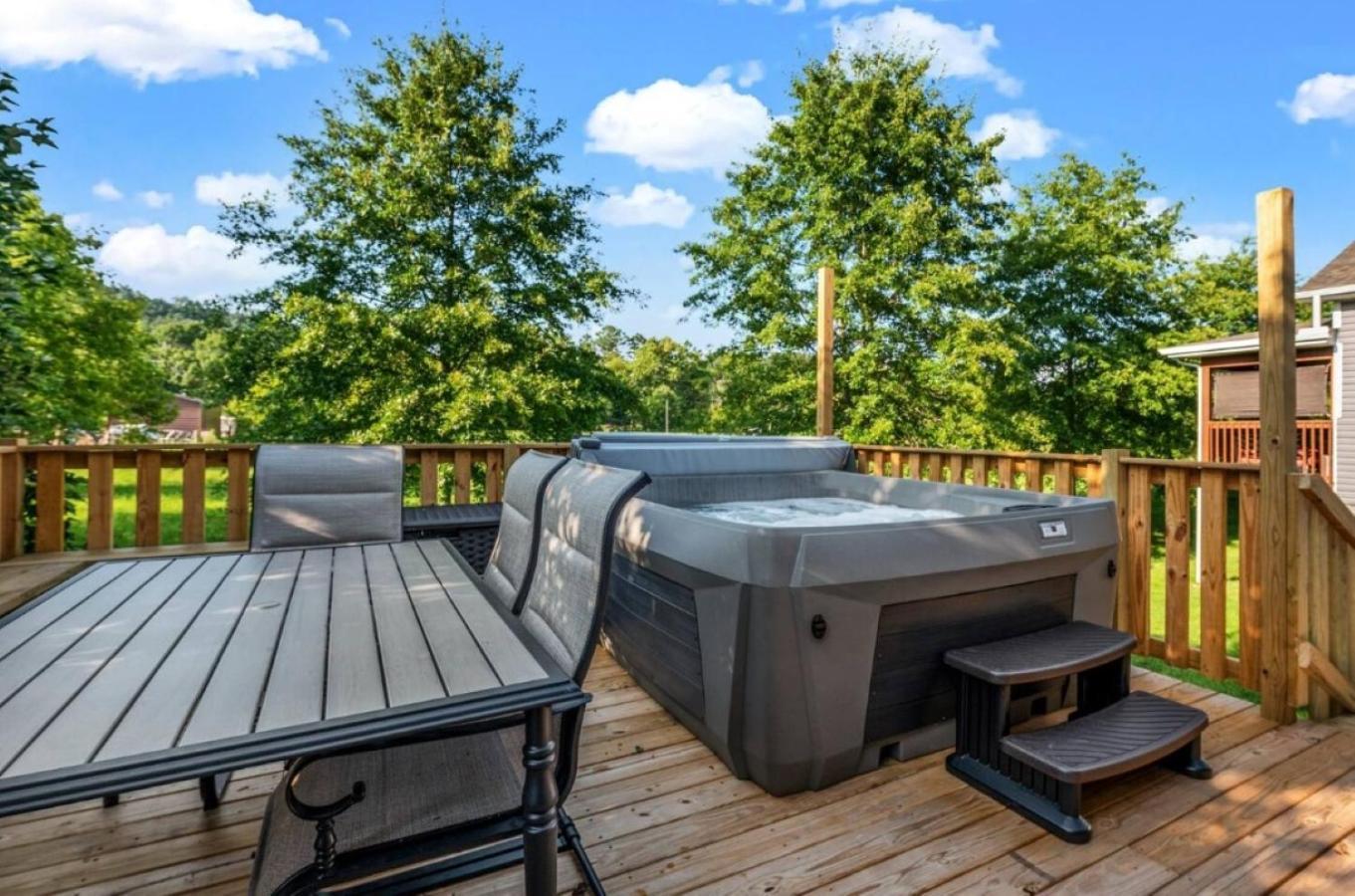 Creekside Cottage*Hot Tub*Entire Home-Pigeon Forge Esterno foto